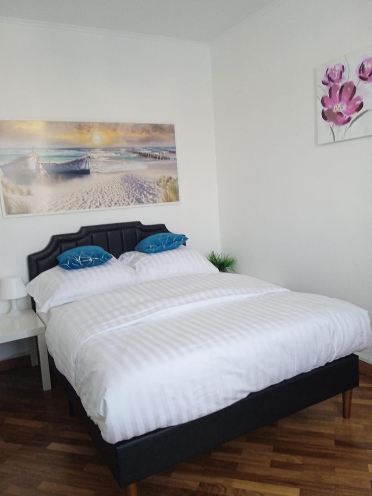 3-Bedroom Apt In Town Square Breslavia Exterior foto